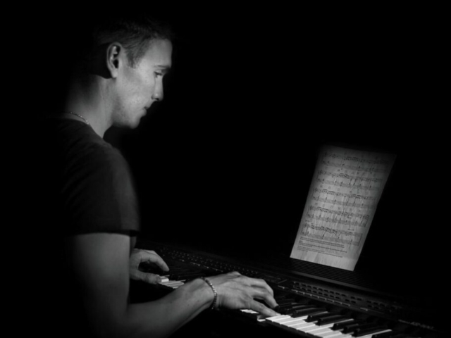 Jacqueline Mo: Piano Man, Billy Joel
